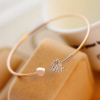 Minimalist and Elegant Adjustable Bracelet with Heart Design